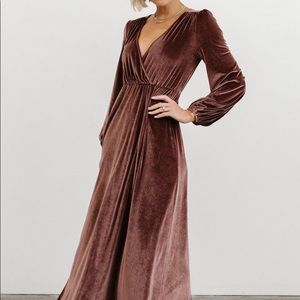 Elegant Velvet Maxi Dress in Brown
